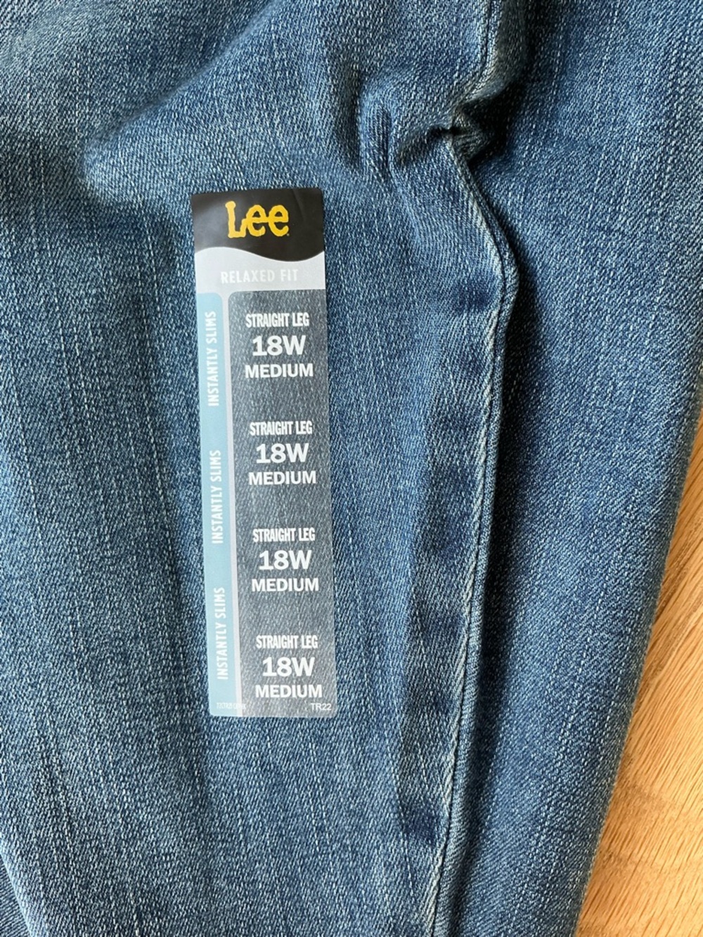 NWT! LEE Plus Relaxed Fit Straight Leg High Rise Slimming Jeans Women’s Size 18W - Picture 12 of 15